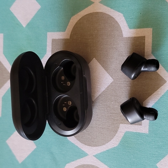 JLab Bluetooth Earbud headphones - Picture 3 of 5